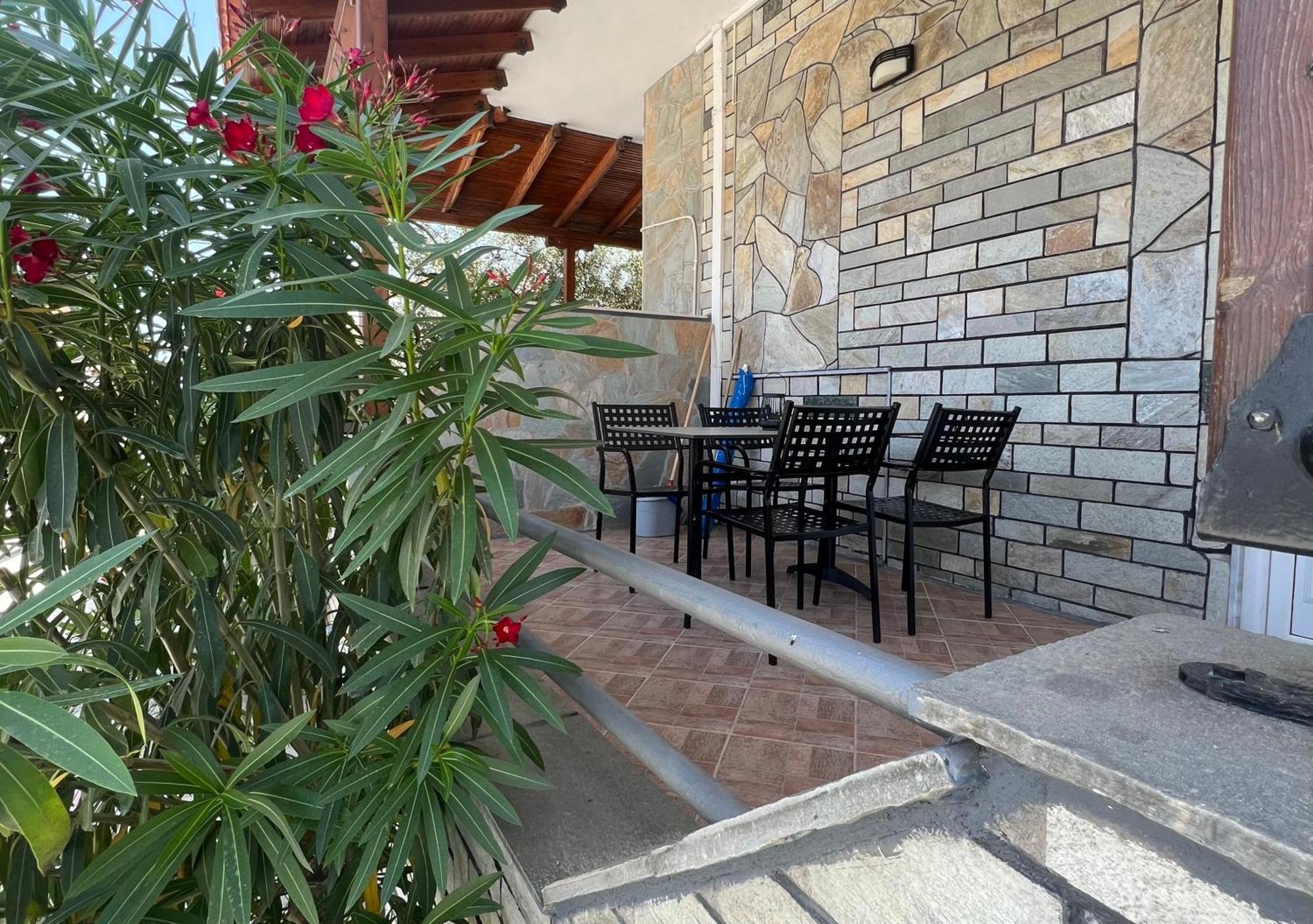Villa Kostas Accommodations - Βρασνά Εξωτερικό φωτογραφία
